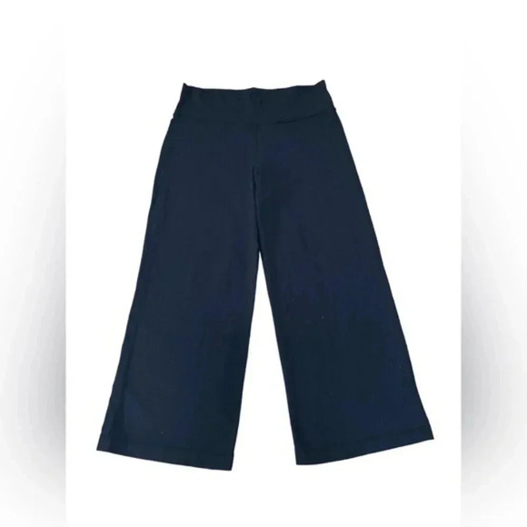 Lululemon Black Groove crop pants sz: 4 - Picture 2 of 2